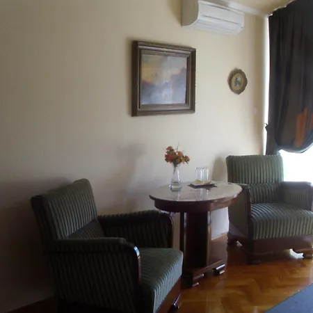 Guest house Barokk Antik 3*