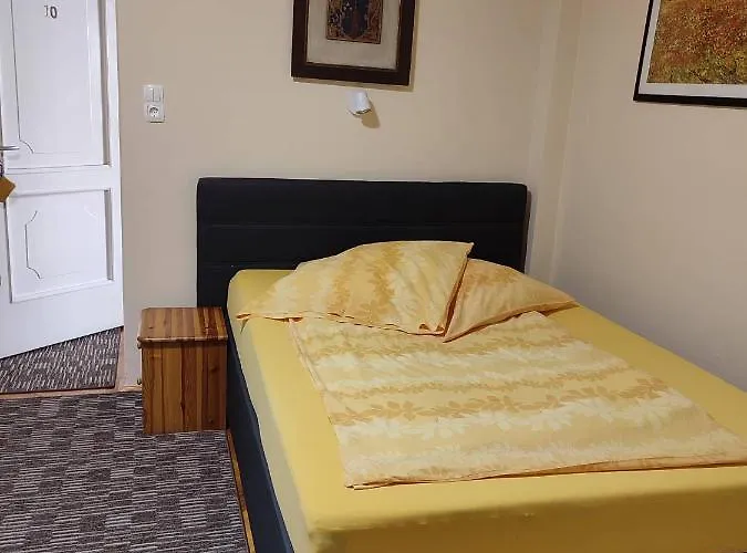 Barokk Antik 3* 케치케메트